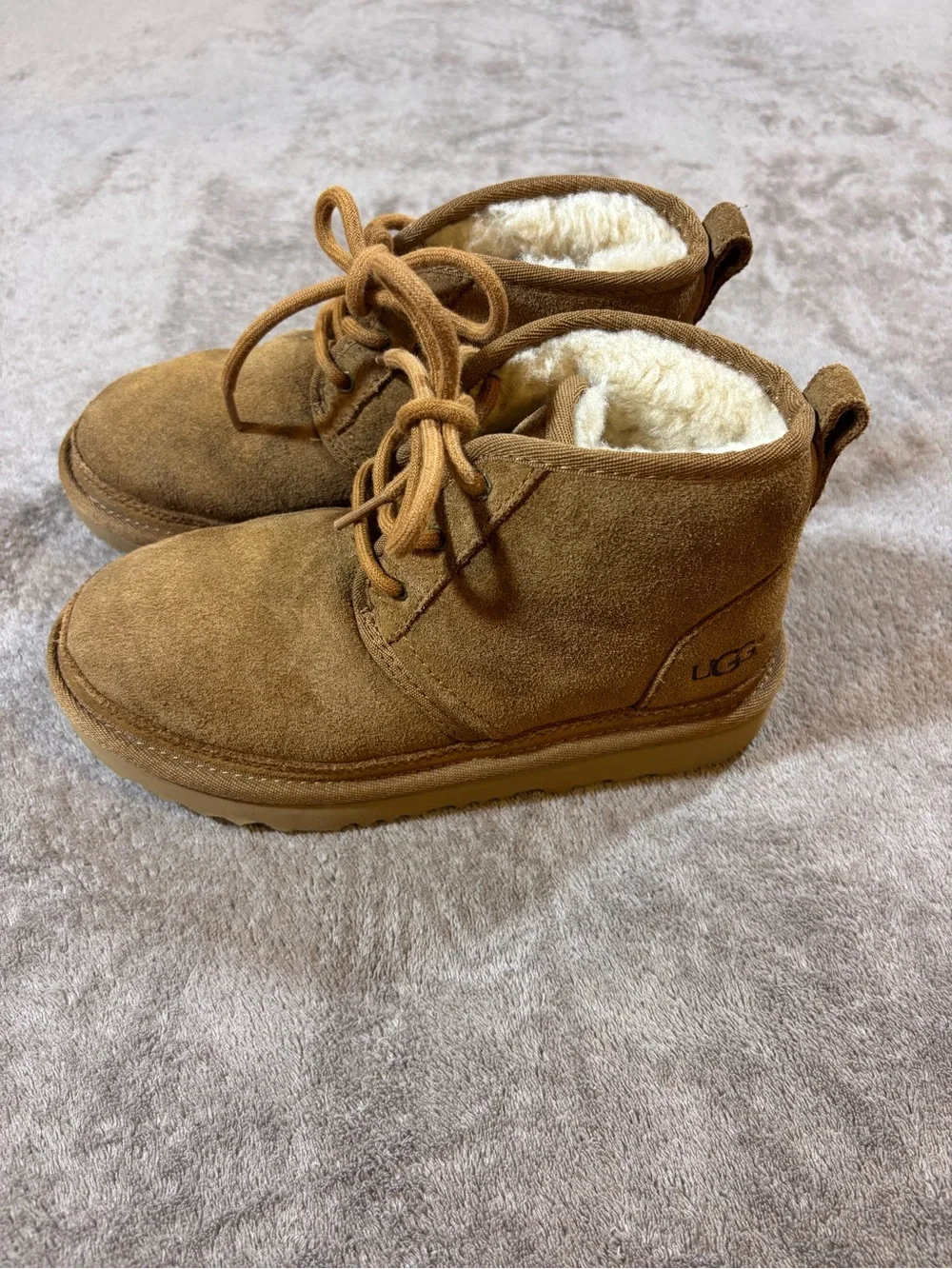 UGG Neumel II Chestnut Brown Suede Lace-Up Shearling Boots Kids Size 2